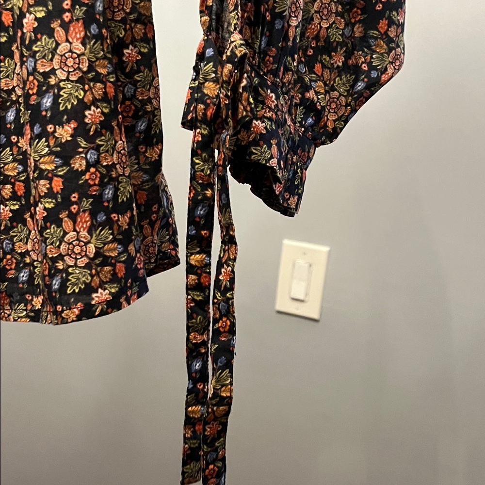 Doen Floral Button Down Shirt - Black and Pink - Picture 4 of 10